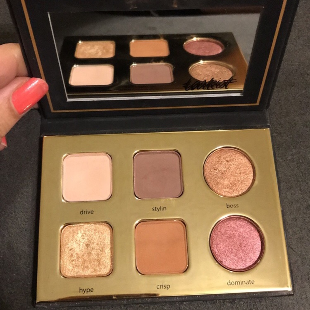 ******SOLD on Mercari*******Tarte PRO to go